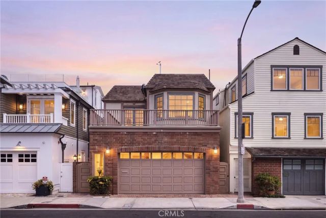 1214 E Balboa Boulevard, Newport Beach, CA 92661
