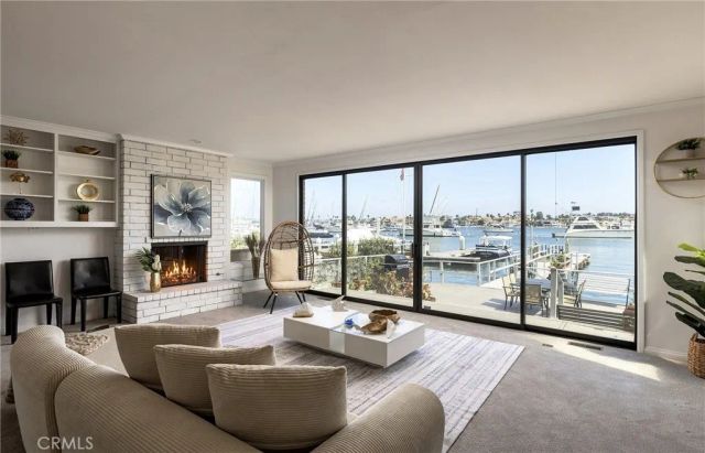 1214 E Balboa Boulevard, Newport Beach, CA 92661
