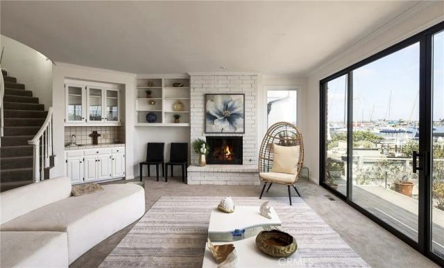 1214 E Balboa Boulevard, Newport Beach, CA 92661