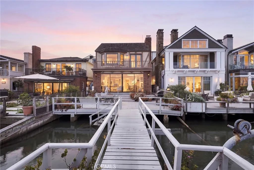 1214 E Balboa Boulevard, Newport Beach, CA 92661