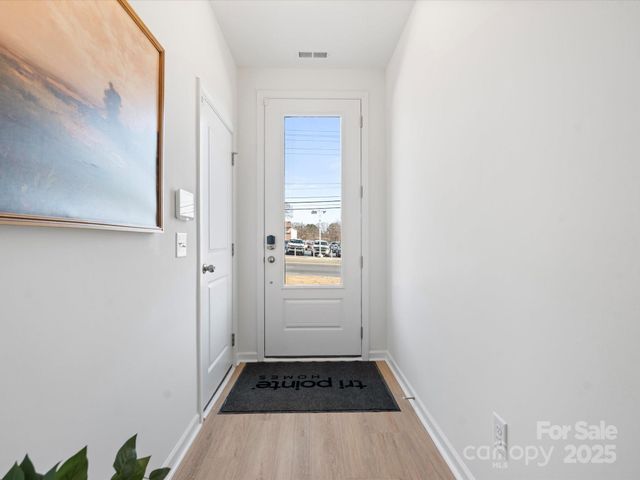 5040 Beirut Drive, Charlotte, NC 28217