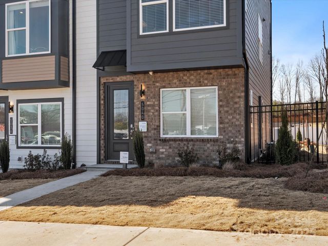 5040 Beirut Drive, Charlotte, NC 28217