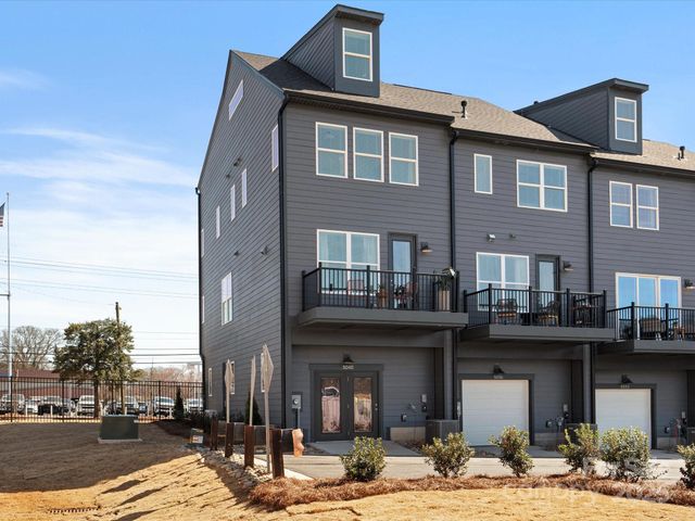 5040 Beirut Drive, Charlotte, NC 28217