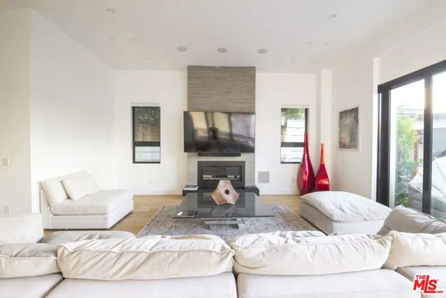 748 N Detroit Street, Los Angeles, CA 90046