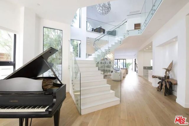 748 N Detroit Street, Los Angeles, CA 90046