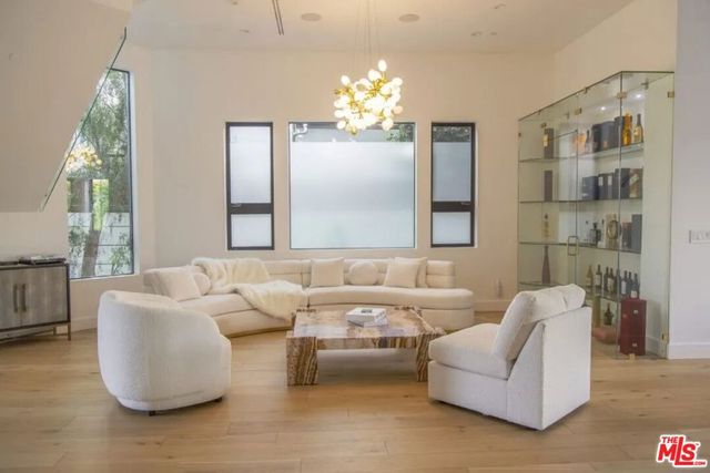 748 N Detroit Street, Los Angeles, CA 90046