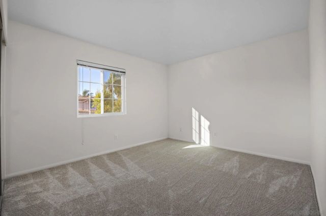 5056 Corte Alacante, Oceanside, CA 92057
