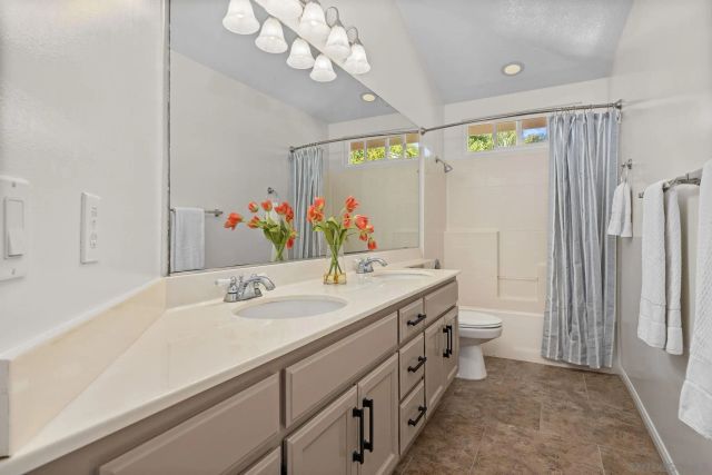 5056 Corte Alacante, Oceanside, CA 92057
