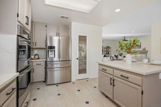 5056 Corte Alacante, Oceanside, CA 92057