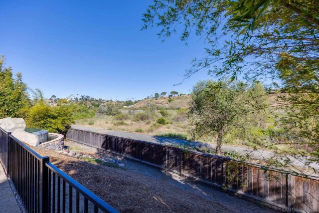 5056 Corte Alacante, Oceanside, CA 92057