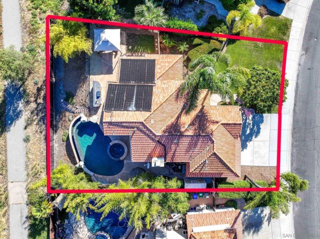 5056 Corte Alacante, Oceanside, CA 92057