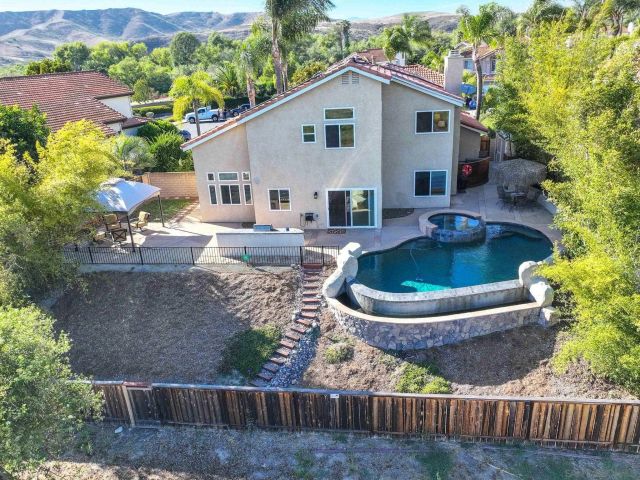 5056 Corte Alacante, Oceanside, CA 92057