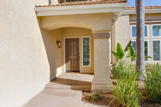 5056 Corte Alacante, Oceanside, CA 92057