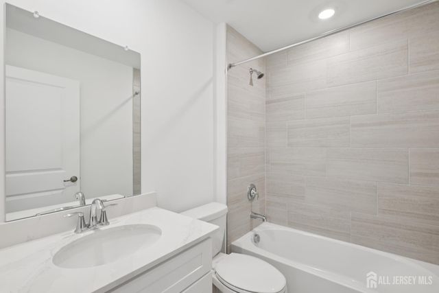 68 Fillmore Drive, Monroe, NJ 08831