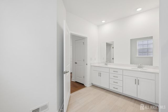 68 Fillmore Drive, Monroe, NJ 08831