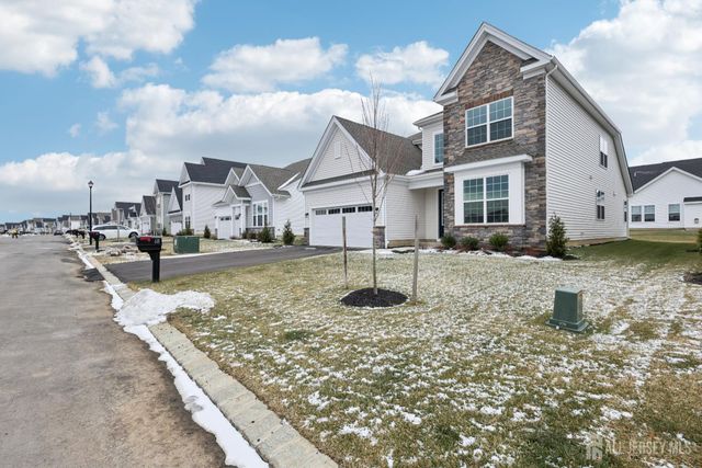 68 Fillmore Drive, Monroe, NJ 08831