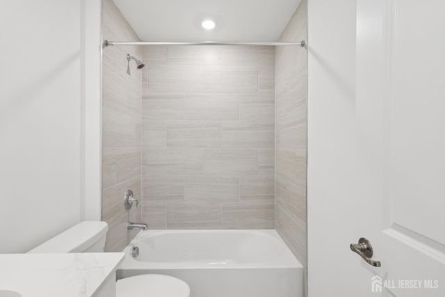 68 Fillmore Drive, Monroe, NJ 08831