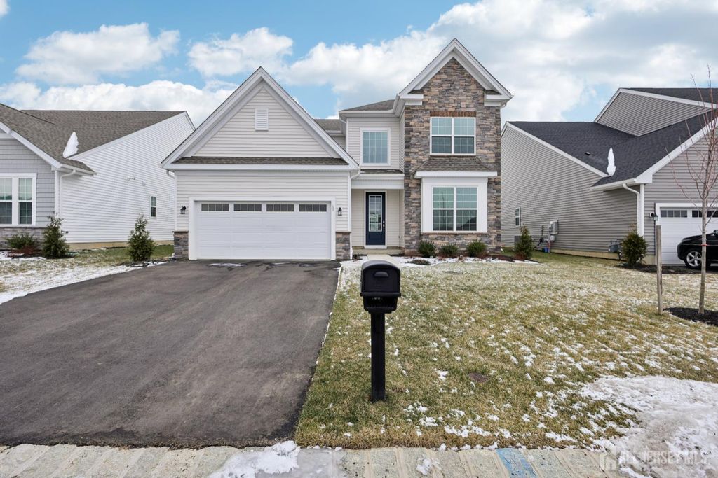 68 Fillmore Drive, Monroe, NJ 08831