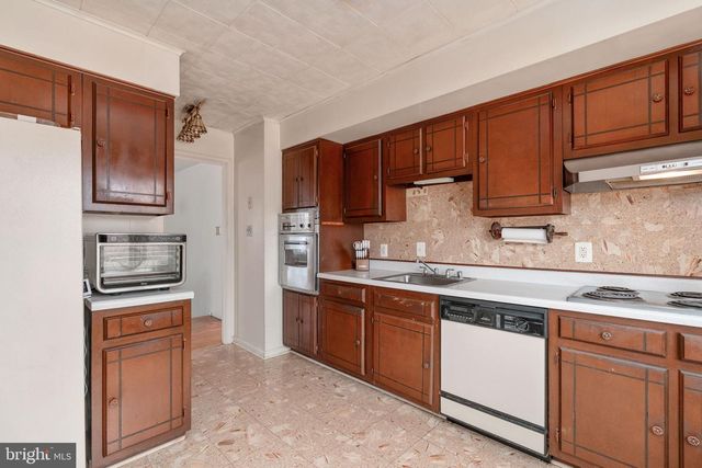 7512 FORRESTER LN, Manassas, VA 20109