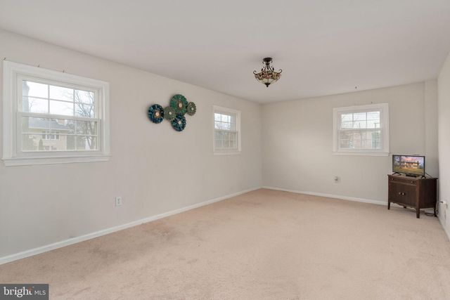 7512 FORRESTER LN, Manassas, VA 20109