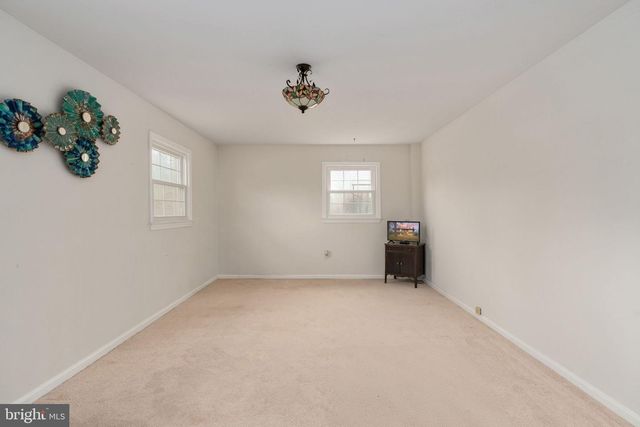 7512 FORRESTER LN, Manassas, VA 20109