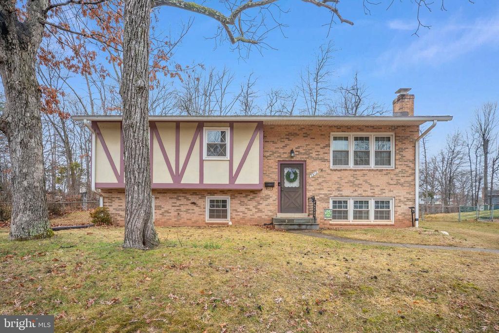 7512 FORRESTER LN, Manassas, VA 20109