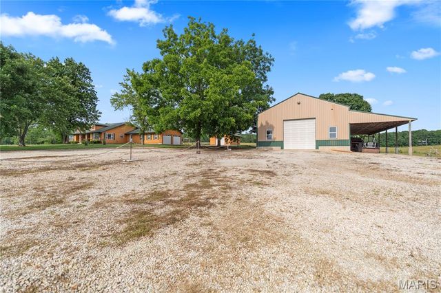 22380 State Route P, St James, MO 65559