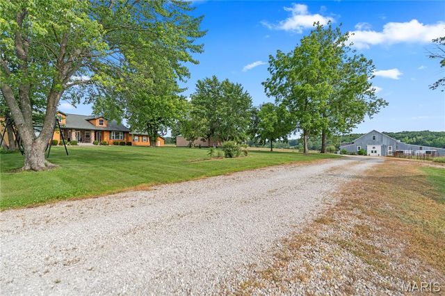 22380 State Route P, St James, MO 65559