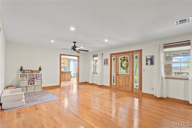 22380 State Route P, St James, MO 65559