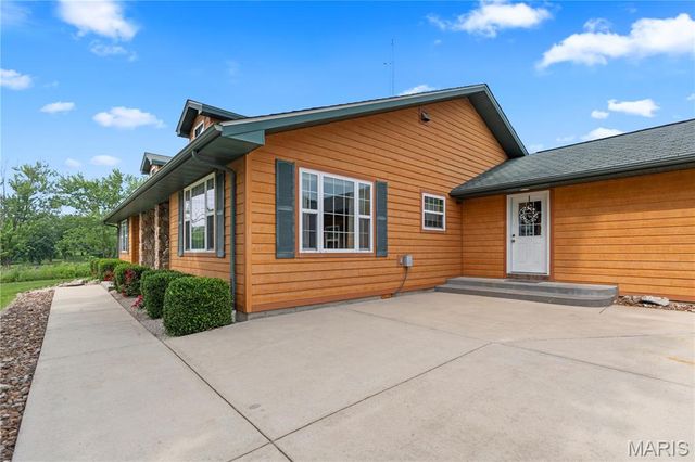 22380 State Route P, St James, MO 65559