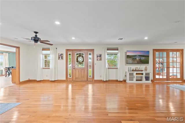 22380 State Route P, St James, MO 65559