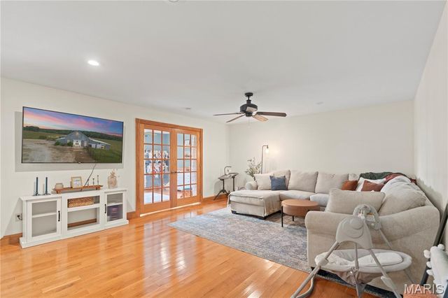 22380 State Route P, St James, MO 65559