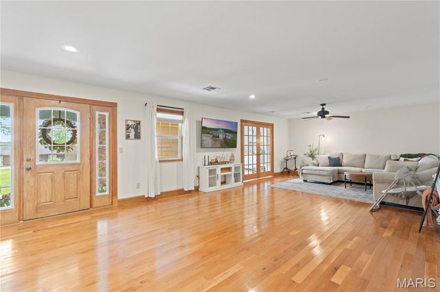 22380 State Route P, St James, MO 65559