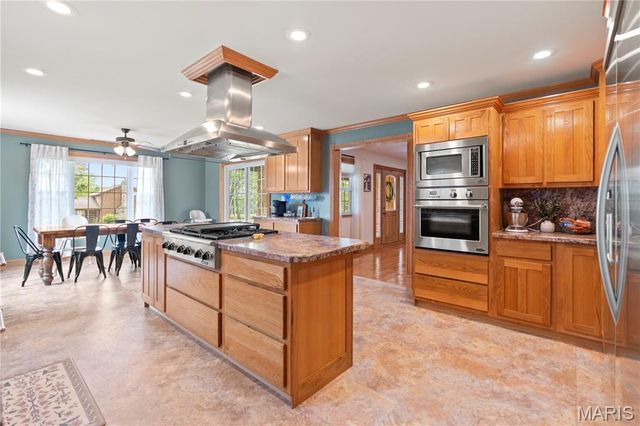 22380 State Route P, St James, MO 65559