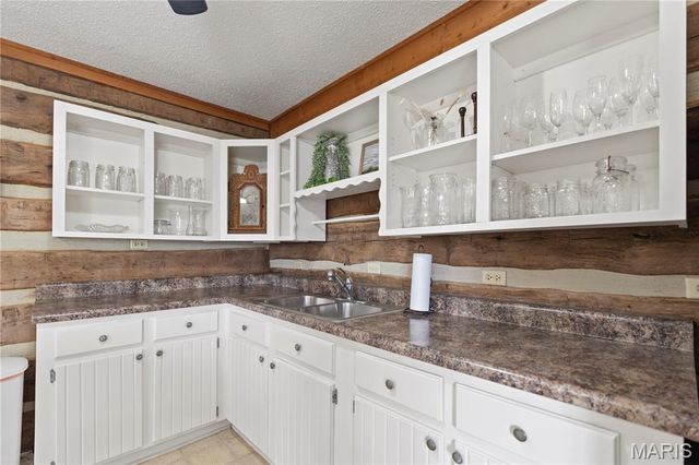 22380 State Route P, St James, MO 65559