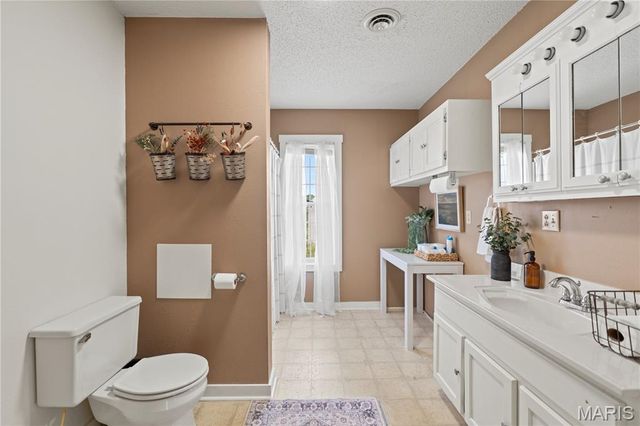 22380 State Route P, St James, MO 65559