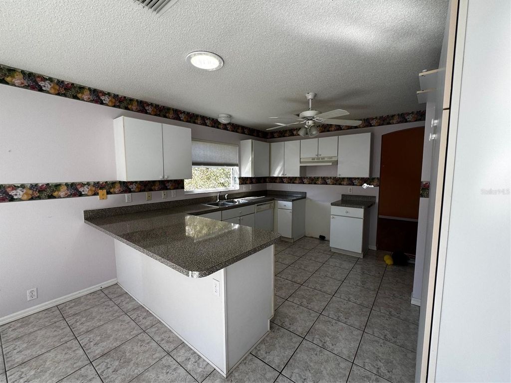 Image 2 of property listing at 144 COSTA MESA DRIVE, Lady Lake, FL 32159