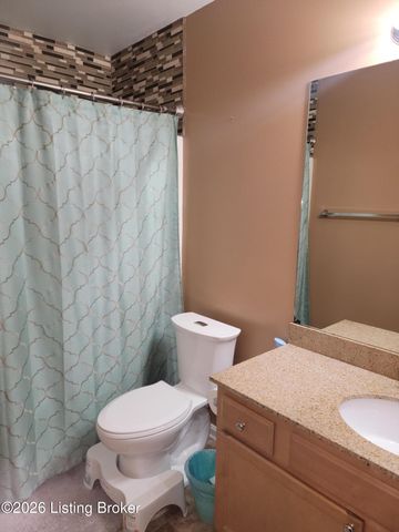 10614 Waycross Ave, Louisville, KY 40229