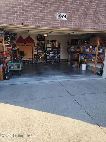 10614 Waycross Ave, Louisville, KY 40229