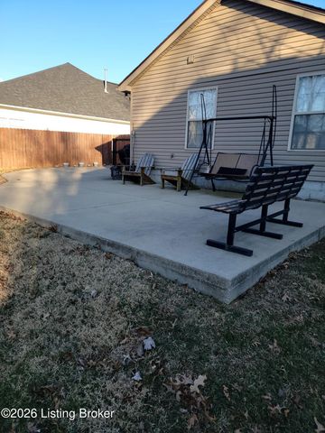 10614 Waycross Ave, Louisville, KY 40229