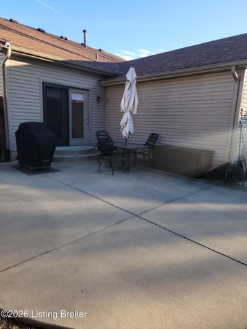 10614 Waycross Ave, Louisville, KY 40229