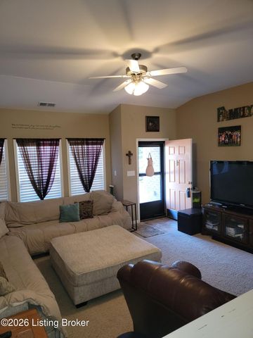 10614 Waycross Ave, Louisville, KY 40229