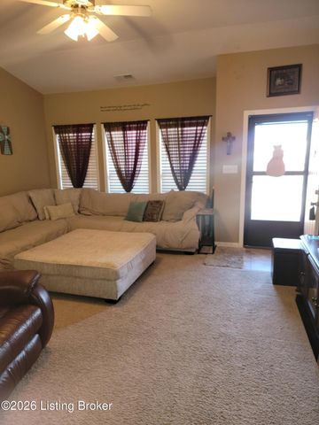 10614 Waycross Ave, Louisville, KY 40229