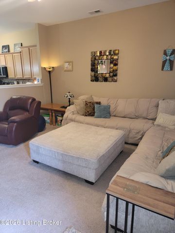 10614 Waycross Ave, Louisville, KY 40229