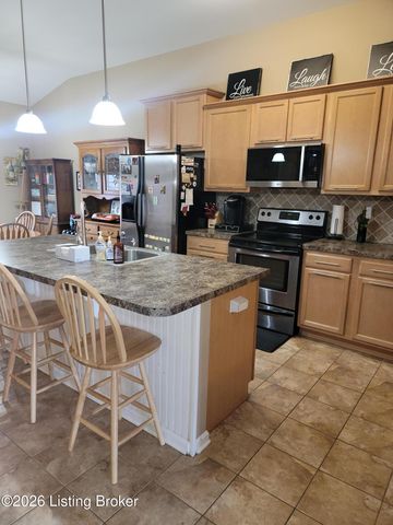 10614 Waycross Ave, Louisville, KY 40229