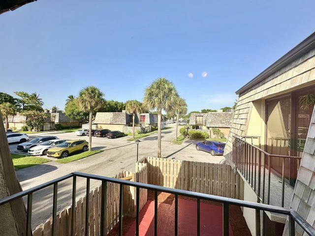 251 Lake Arbor Drive, Palm Springs, FL 33461