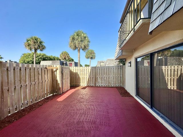 251 Lake Arbor Drive, Palm Springs, FL 33461