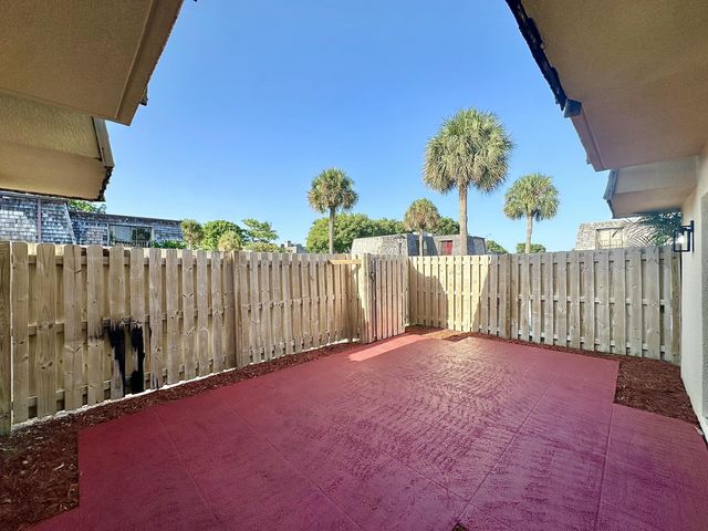 251 Lake Arbor Drive, Palm Springs, FL 33461