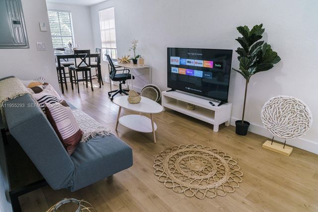 1068 NW 5th St, Miami, FL 33128