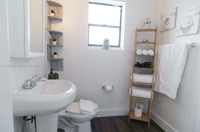 1068 NW 5th St, Miami, FL 33128